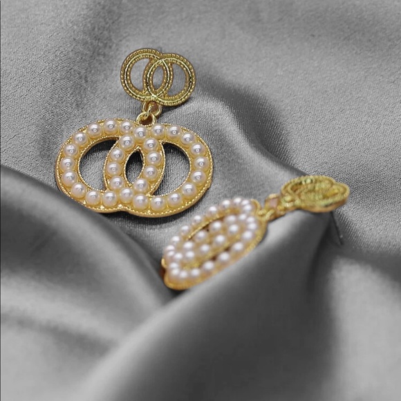 ✨2/22 Faux Pearl Earrings - Picture 1 of 4